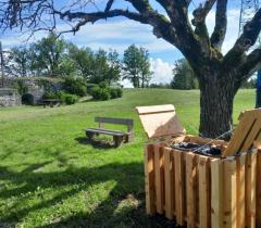 cache-poubelle-publique-en-bois