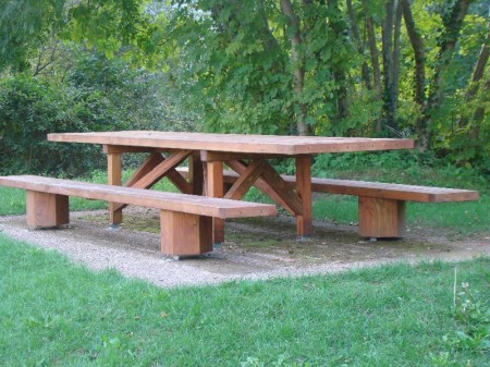 FABRICATION TABLE PIQUE NIQUE